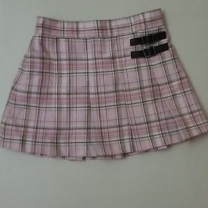 Pleaded pink and brown plaid
